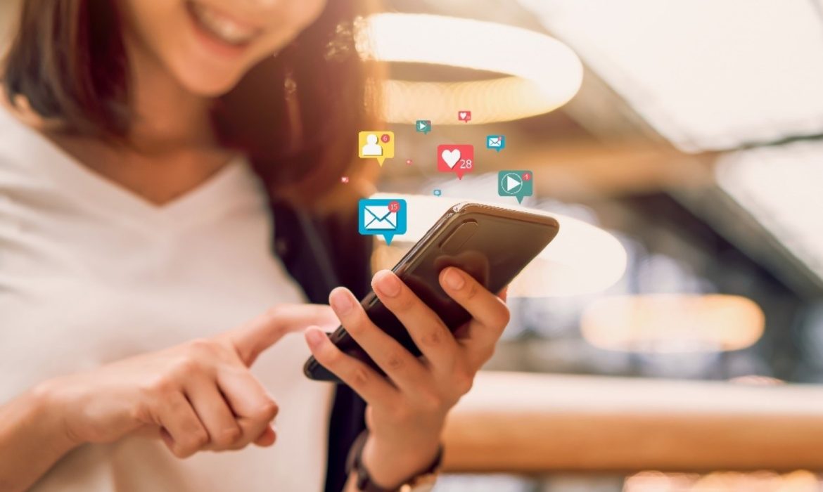 How To Connect With Consumers On  Social Media While Keeping It Authentic